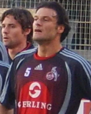 Alpay Özalan