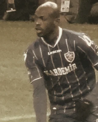 Luton Shelton