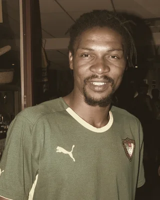 Rigobert Song