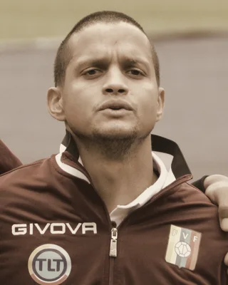Roberto Rosales